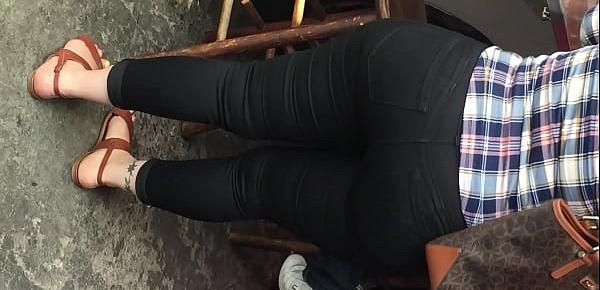  Candid Latina Big Booty in Tight Jeans